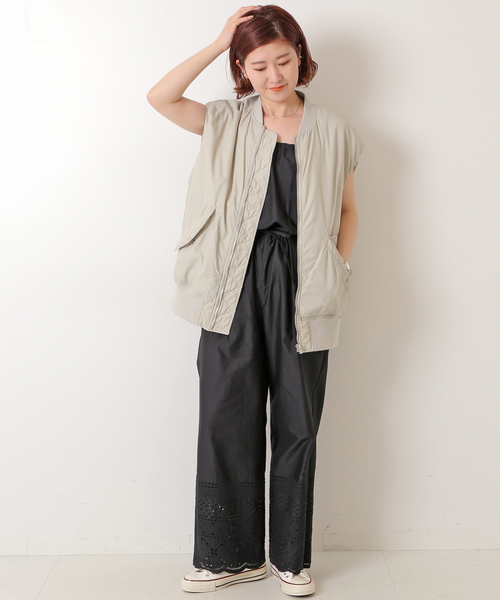 Spick & Span(スピックアンドスパン)の「エンブロイダリーコンビネゾン(サロペット/オーバーオール・レディース・ブラック/ホワイト・FREE)」の3枚目の写真