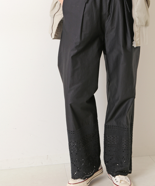 Spick & Span(スピックアンドスパン)の「エンブロイダリーコンビネゾン(サロペット/オーバーオール・レディース・ブラック/ホワイト・FREE)」の8枚目の写真