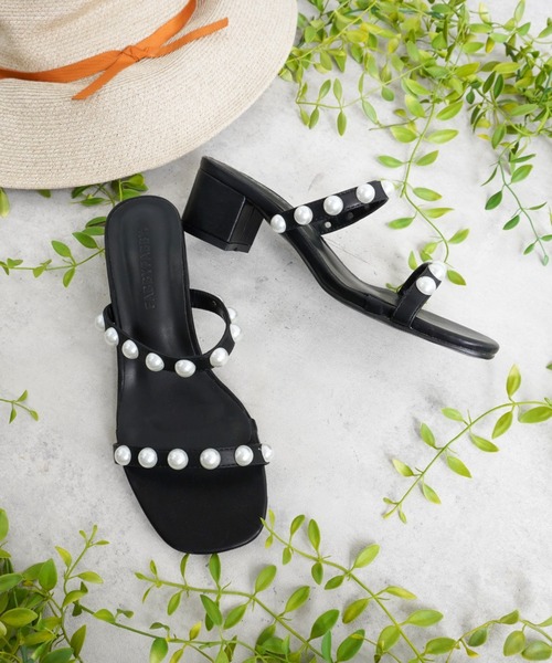 Fabby fabby（ファビィーファビィー）の「パールツーベルトサンダル（サンダル・レディース・ブラウン/オフホワイト/ブラック・SMALL/MEDIUM/LARGE）」の20枚目の写真