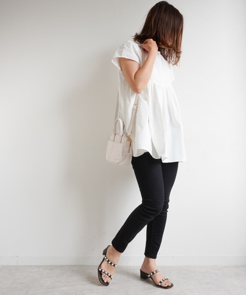 Fabby fabby（ファビィーファビィー）の「パールツーベルトサンダル（サンダル・レディース・ブラウン/オフホワイト/ブラック・SMALL/MEDIUM/LARGE）」の6枚目の写真