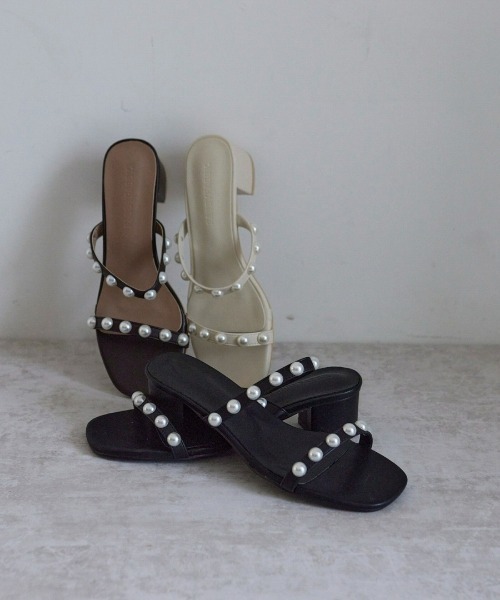 Fabby fabby（ファビィーファビィー）の「パールツーベルトサンダル（サンダル・レディース・ブラウン/オフホワイト/ブラック・SMALL/MEDIUM/LARGE）」の8枚目の写真
