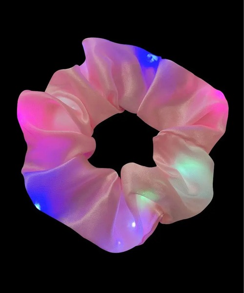 Catherine Cottage（キャサリンコテージ）の「【ZOZO限定】光るシュシュ（シュシュ・レディース・ブルー/グレー/パープル/イエロー/オレンジ/ホワイト/ピンク/グリーン/レッド/ライラック/ライトイエロー/ブラック・FREE）」の10枚目の写真