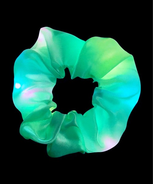 Catherine Cottage（キャサリンコテージ）の「【ZOZO限定】光るシュシュ（シュシュ・レディース・ブルー/グレー/パープル/イエロー/オレンジ/ホワイト/ピンク/グリーン/レッド/ライラック/ライトイエロー/ブラック・FREE）」の5枚目の写真