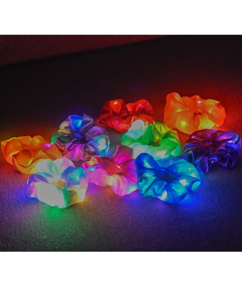 Catherine Cottage（キャサリンコテージ）の「【ZOZO限定】光るシュシュ（シュシュ・レディース・ブルー/グレー/パープル/イエロー/オレンジ/ホワイト/ピンク/グリーン/レッド/ライラック/ライトイエロー/ブラック・FREE）」の17枚目の写真