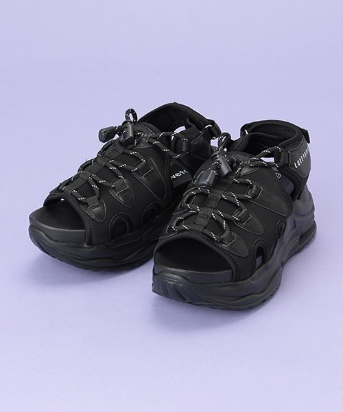 LOVETOXIC(ラブトキシック)の「ドローコードスポーツサンダル(サンダル・キッズ・ベージュ/ブラック/オフホワイト・S/L/M)」の1枚目の写真