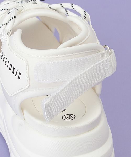 LOVETOXIC(ラブトキシック)の「ドローコードスポーツサンダル(サンダル・キッズ・ベージュ/ブラック/オフホワイト・S/L/M)」の7枚目の写真