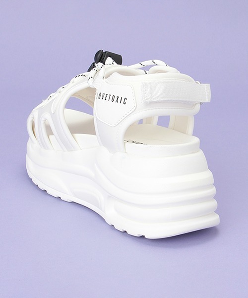 LOVETOXIC(ラブトキシック)の「ドローコードスポーツサンダル(サンダル・キッズ・ベージュ/ブラック/オフホワイト・S/L/M)」の6枚目の写真