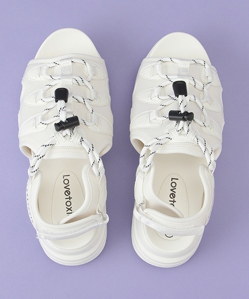 LOVETOXIC(ラブトキシック)の「ドローコードスポーツサンダル(サンダル・キッズ・ベージュ/ブラック/オフホワイト・S/L/M)」の8枚目の写真