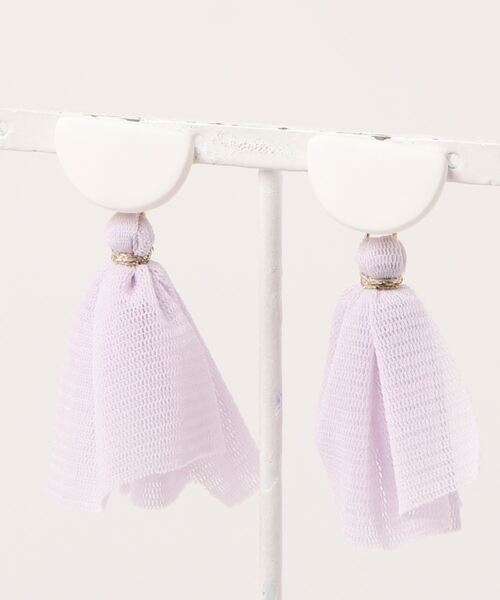 tone(トーン)の「【atelier*mio】クレイ × ソフトチュール earring(イヤリング・レディース・ブラック/ホワイト/イエロー/ミント/ピンク・FREE)」の2枚目の写真