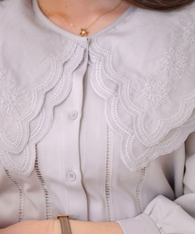 le reve vaniller（ル レーヴ ヴァニレ）の「刺繍入り 襟スカラップ 