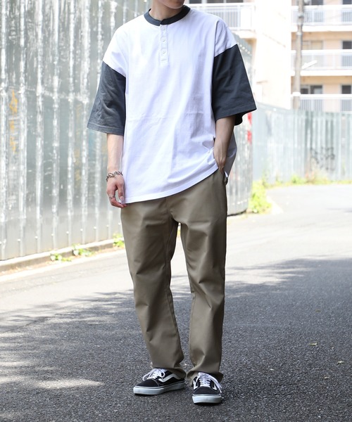 Goodwear(グッドウェア)の「【Goodwear】配色ヘンリーネック S/S SUPER BIG TEE U.S.A COTTON ※2W7-13206(Tシャツ/カットソー・メンズ・ネイビー/グレー/ホワイト/ブラック/グリーン/グレイッシュベージュ・XL/M/L)」の7枚目の写真