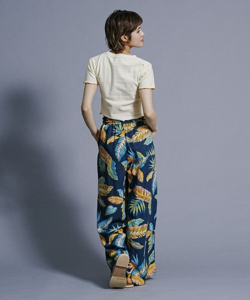 RVCA(ルーカ)の「RVCA/ルーカ ワンポイントミニTシャツ BD043-235(Tシャツ/カットソー・レディース・ブラック/ベージュ・S/M)」の4枚目の写真