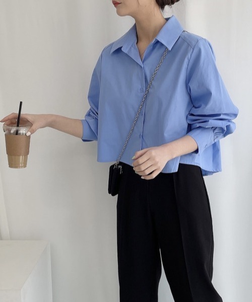 Achic(アシック)の「バブルスリーブゆったり後ろプリーツシャツ(シャツ/ブラウス・レディース・ブルー/ホワイト/ダークブルー・M)」の5枚目の写真