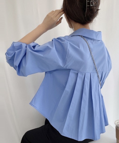 Achic(アシック)の「バブルスリーブゆったり後ろプリーツシャツ(シャツ/ブラウス・レディース・ブルー/ホワイト/ダークブルー・M)」の9枚目の写真
