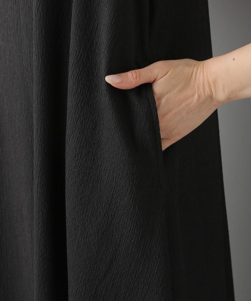 e/rm（イーアールエム）の「【e/rm】テクスチャーカタパフワンピース_5分袖（ワンピース・レディース・ブラック系その他2/ブルー系その他4/イエロー/グリーン系その他4/ホワイト系その他6/オレンジ系その他2・FREE）」の17枚目の写真