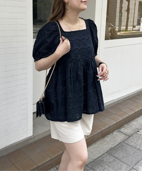 prose verse（プロズヴェール）の「スクエアパフコットンレースペプラムブラウス（シャツ/ブラウス・レディース・ブラック/オフホワイト・MEDIUM）」の14枚目の写真