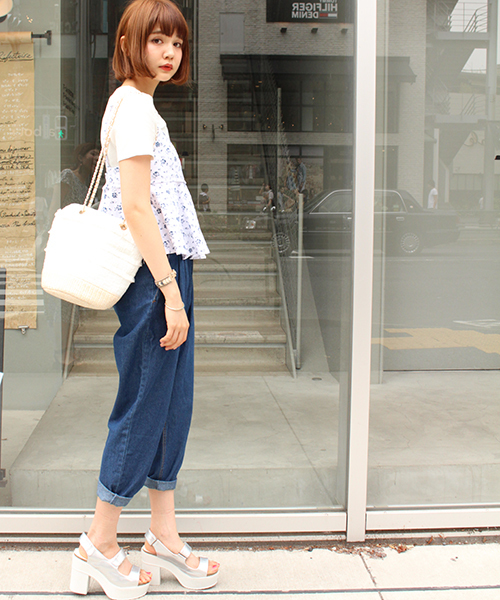 mystic（ミスティック）の「【村田 倫子× mystic LIMITED ITEM】花柄ﾌﾚｱｷｬﾐｿｰﾙ（シャツ/ブラウス・レディース・オフホワイト/ブラック/ブルー・FREE）」の4枚目の写真