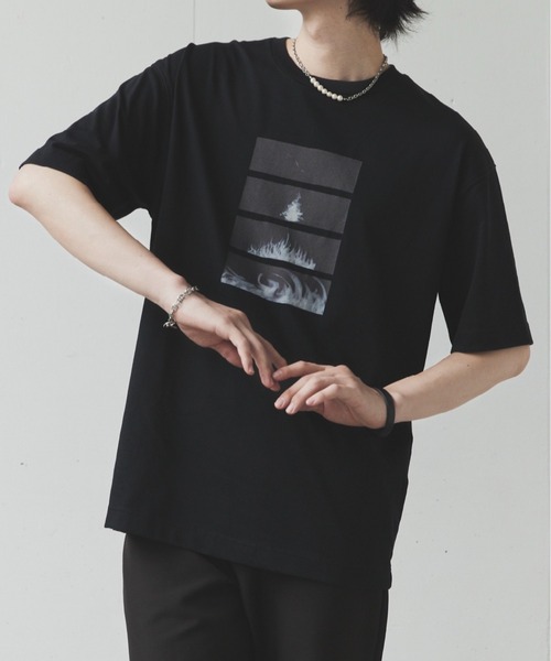 ln fortis(ロンフォルティス)の「ln fortis - ロン フォルティス グラフィックT(Tシャツ/カットソー・メンズ・ブラック/ホワイト・MEDIUM/SMALL)」の2枚目の写真