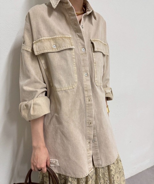 Loungedress ダメージデニムシャツ　中古品 LOUNGEDRESS】新品タグ付き！ダメージデニムシャツ - メルカリ
