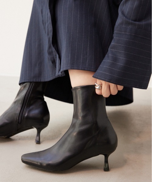 crie conforto（クリーコンフォルト）の「CC/Mフロントラインスクエアトゥブーツ（ブーツ・レディース・オフホワイト/ブラック/ブラウン・LARGE/SMALL/MEDIUM/LL）」の3枚目の写真