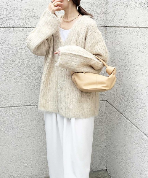 GeeRA(ジーラ)の「【新色追加】ミックスシャギーオーバーサイズVネックカーディガン(カーディガン/ボレロ・レディース・ベージュ/グレー/オフホワイト/ライトグレー・MEDIUM/LARGE)」の21枚目の写真