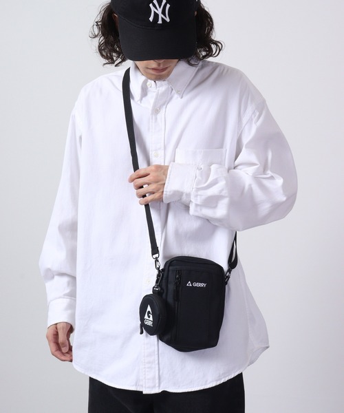 GERRY（ジェリー）の「GERRY スマホ収納　ミニポーチ付　シンプルロゴ　ポリエステル　縦型　ミニショルダーバッグ（ショルダーバッグ・メンズ・ブルー/ブラック/パープル・FREE）」の2枚目の写真