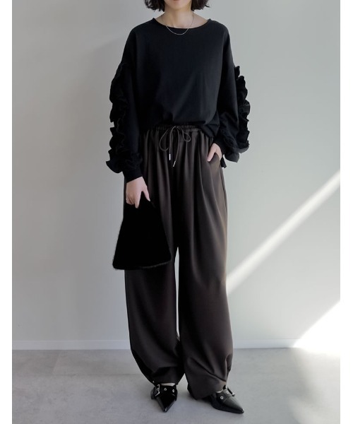 Re:EDIT（リエディ）の「[販売枚数8千枚突破！][1枚でこなれ見え]袖フリル長袖カットソー（Tシャツ/カットソー・レディース・ホワイト/ブラック/チャコールグレー・LARGE/MEDIUM）」の14枚目の写真