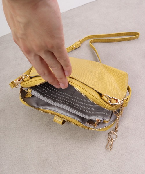 セール】Pisoraro リザード型押し 横型スマホポシェット（ショルダー