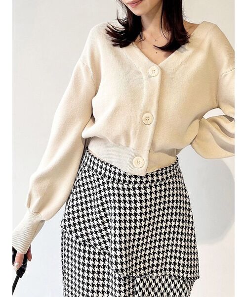 RESEXXY(リゼクシー)の「パフスリーブニットカーディガン(カーディガン/ボレロ・レディース・ブラック/ブルー/アイボリー・FREE)」の1枚目の写真