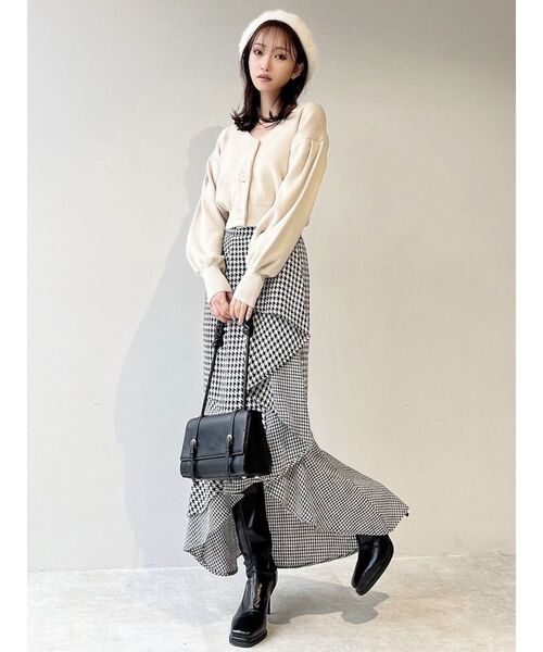 RESEXXY(リゼクシー)の「パフスリーブニットカーディガン(カーディガン/ボレロ・レディース・ブラック/ブルー/アイボリー・FREE)」の10枚目の写真