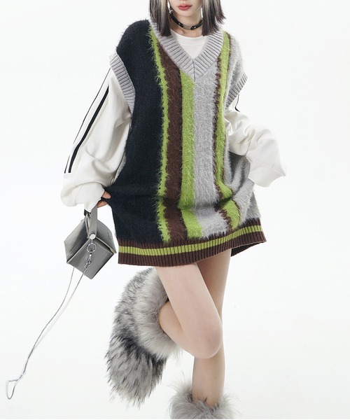 GENXDER(ノンジェンダー)の「【genxder】 ユニセックス vネックオーバーニットベスト (AW)(ベスト・メンズ・グレー・MEDIUM/X-LARGE/LARGE)」の4枚目の写真