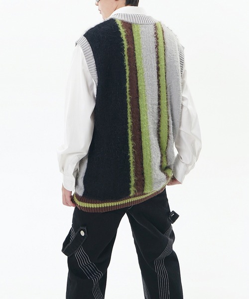 GENXDER(ノンジェンダー)の「【genxder】 ユニセックス vネックオーバーニットベスト (AW)(ベスト・メンズ・グレー・MEDIUM/X-LARGE/LARGE)」の2枚目の写真