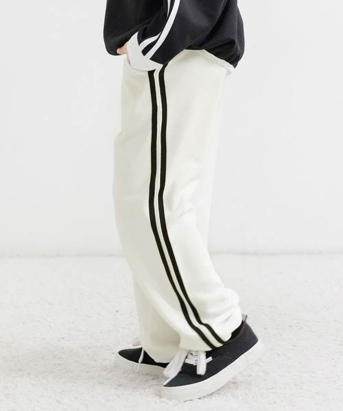 Bee des Bee(ビーデスビー)の「ラインパンツ(スウェットパンツ・キッズ・ブラック/杢グレー/ホワイト/ピンク/ブルー/ライラック・110cm/120cm/130cm/140cm/150cm/100cm)」の12枚目の写真