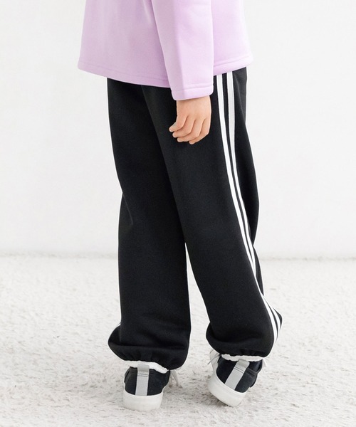 Bee des Bee(ビーデスビー)の「ラインパンツ(スウェットパンツ・キッズ・ブラック/杢グレー/ホワイト/ピンク/ブルー/ライラック・110cm/120cm/130cm/140cm/150cm/100cm)」の7枚目の写真