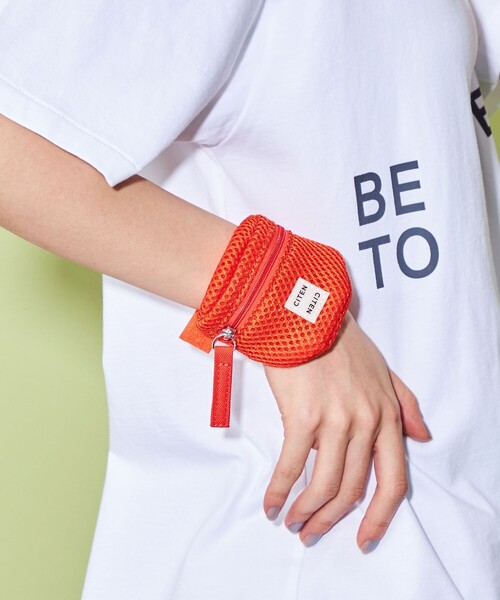 CITEN（シテン）の「＜CITEN＞メッシュ リストポーチ（ポーチ・レディース・ブラック/ホワイト/オレンジ/ケリーグリーン/ロイヤルブルー/ライトブルー/ライトピンク・FREE）」の7枚目の写真