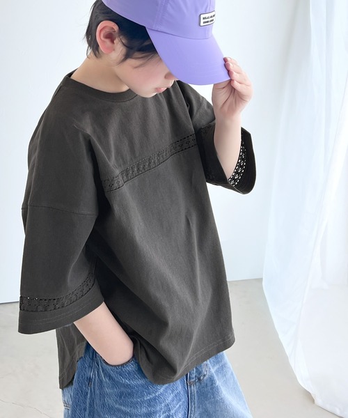 Java(ジャバ)の「《JaVa ジャバコラボ》オシャレ上級者の装いに!オーガニックコットン混 綿100%ハシゴレースフットボールTEE(Tシャツ/カットソー・キッズ・ホワイト/チャコール・100/120/140/160)」の1枚目の写真