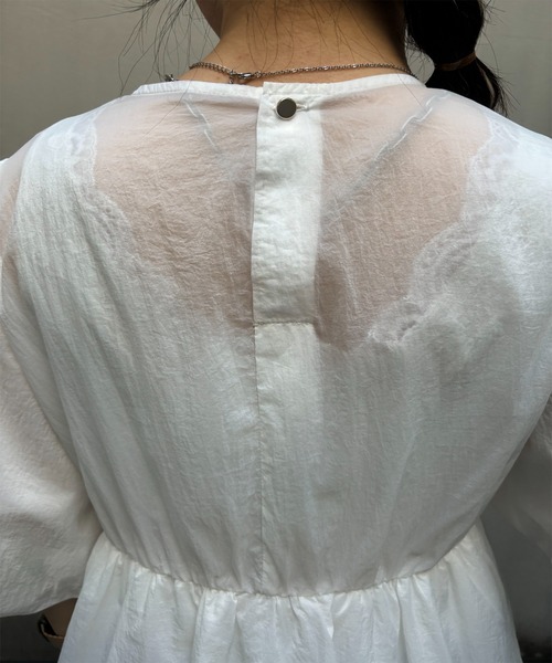 un dix cors（アンディコール）の「シアーオーガンブラウス（シャツ/ブラウス・レディース・オフホワイト/ネイビー/ブラウン・FREE）」の14枚目の写真