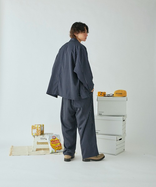 Adoon plain（アドーンプレーン）の「ストライプ2タックワイドパンツ（その他パンツ・メンズ・チャコールグレー/ネイビー・LARGE/MEDIUM/SMALL）」の12枚目の写真