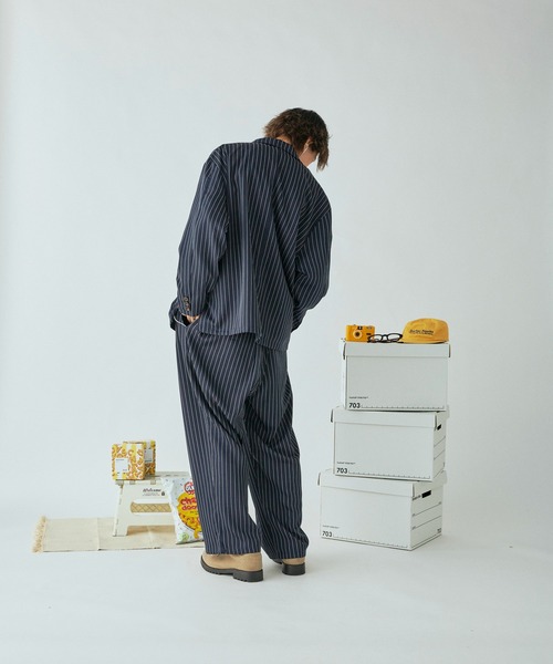 Adoon plain（アドーンプレーン）の「ストライプ2タックワイドパンツ（その他パンツ・メンズ・チャコールグレー/ネイビー・LARGE/MEDIUM/SMALL）」の11枚目の写真