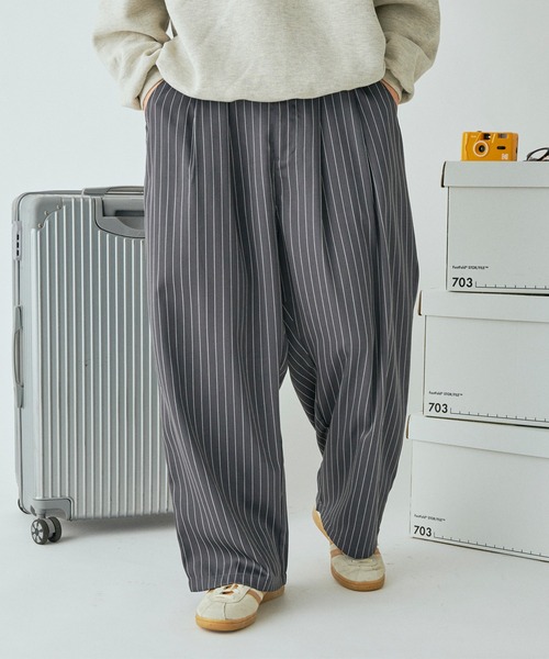 Adoon plain（アドーンプレーン）の「ストライプ2タックワイドパンツ（その他パンツ・メンズ・チャコールグレー/ネイビー・LARGE/MEDIUM/SMALL）」の19枚目の写真