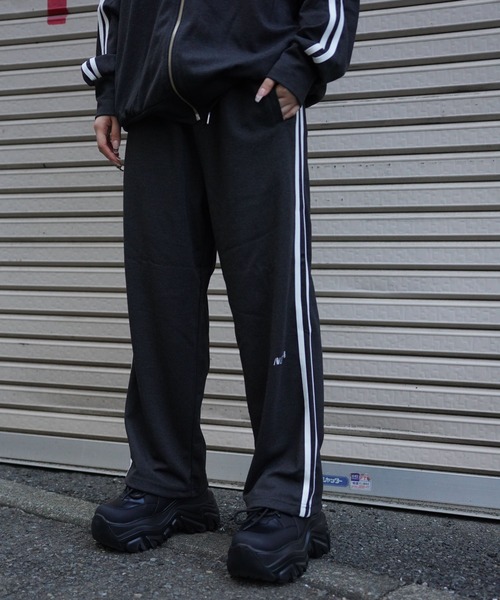 NORA(ノラ)の「NORA/ノラ/ジャージラインパンツ(その他パンツ・レディース・ホワイト/グレー系その他3/チャコールグレー・M/L/XL)」の2枚目の写真
