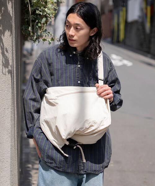 FREAK'S STORE（フリークスストア）の「FREAK’S STORE/フリークスストア Shoulder BAG/コットンナイロン ショルダーバック（ショルダーバッグ・メンズ・オリーブ/ブラック/オフホワイト・ﾌﾘ-）」の6枚目の写真