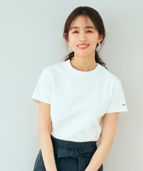 Lee(リー)の「<Lee×grove(別注色あり)> COMPACT FIT LOGO T-SHIRT(Tシャツ/カットソー・レディース・ベビーピンク/ダークグレー/ホワイト・02/03)」の2枚目の写真