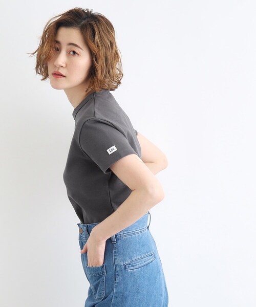 Lee(リー)の「<Lee×grove(別注色あり)> COMPACT FIT LOGO T-SHIRT(Tシャツ/カットソー・レディース・ベビーピンク/ダークグレー/ホワイト・02/03)」の8枚目の写真