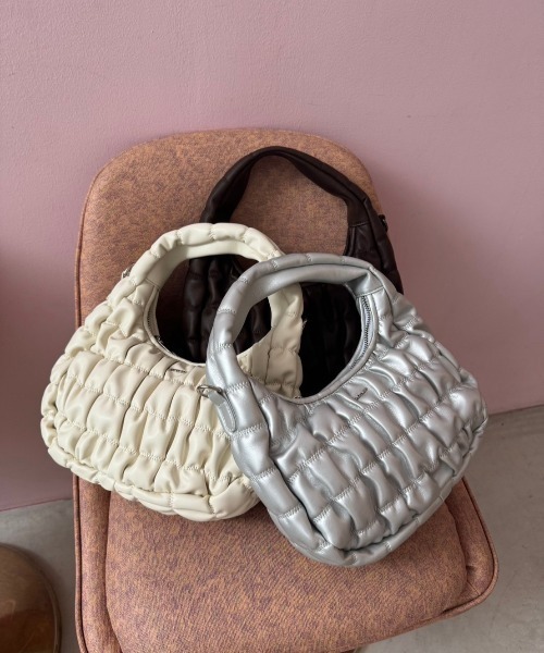 one after another NICE CLAUP(ワンアフターアナザーナイスクラップ)の「シャーリングホーボーバッグ(ショルダーバッグ・レディース・アイボリー/シルバー/ダークブラウン/ブルー・FREE)」の18枚目の写真