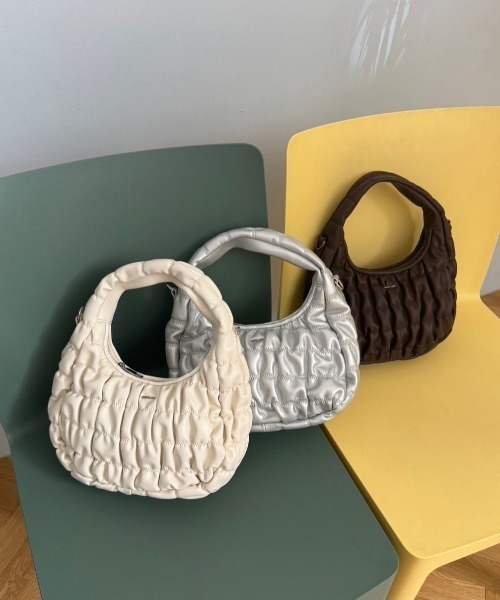 one after another NICE CLAUP(ワンアフターアナザーナイスクラップ)の「シャーリングホーボーバッグ(ショルダーバッグ・レディース・アイボリー/シルバー/ダークブラウン/ブルー・FREE)」の19枚目の写真