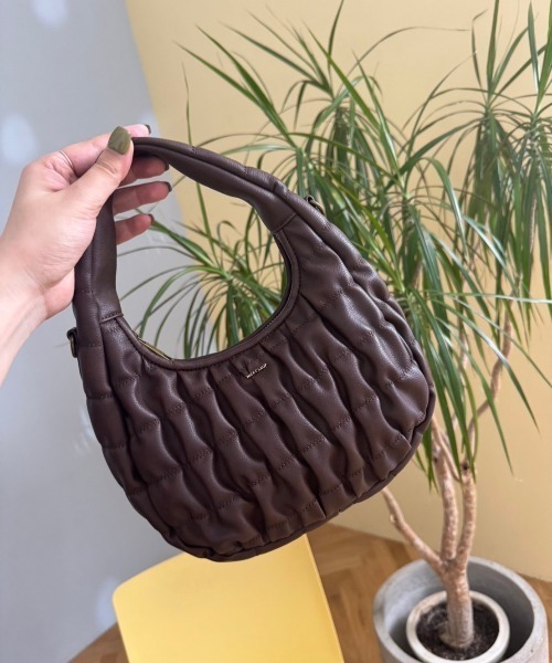 one after another NICE CLAUP(ワンアフターアナザーナイスクラップ)の「シャーリングホーボーバッグ(ショルダーバッグ・レディース・アイボリー/シルバー/ダークブラウン/ブルー・FREE)」の15枚目の写真