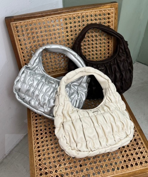 one after another NICE CLAUP(ワンアフターアナザーナイスクラップ)の「シャーリングホーボーバッグ(ショルダーバッグ・レディース・アイボリー/シルバー/ダークブラウン/ブルー・FREE)」の20枚目の写真