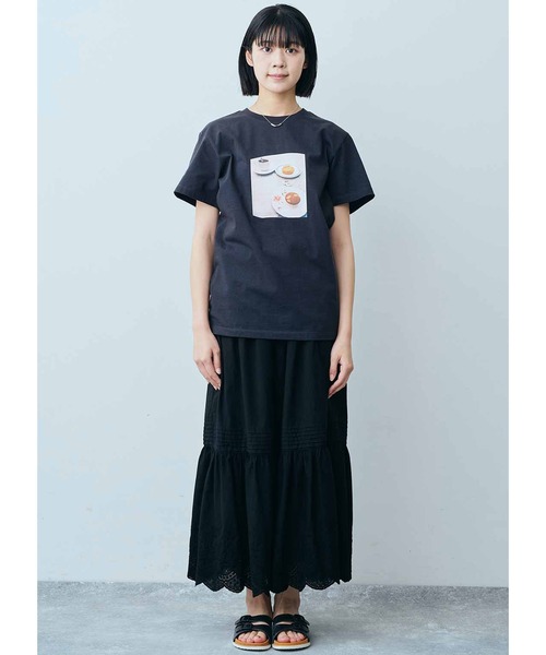 THREE FIFTY STANDARD（スリーフィフティースタンダード）の「ＴＨＲＥＥ　ＦＩＦＴＹ　ＳＴＡＮＤＡＲＤ　小谷実由さんとつくった想い出のフォトＴシャツ〈チャコールグレー〉（Tシャツ/カットソー・レディース・チャコールグレー・X-LARGE/LARGE/MEDIUM/XX-LARGE）」の10枚目の写真