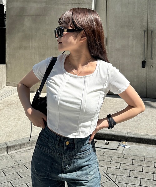 RiLi(リリ)の「オープンデコルテクロップドトップス【RL】(Tシャツ/カットソー・レディース・ホワイト/グレー/ブラック・S/M)」の1枚目の写真